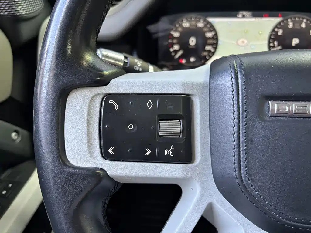 Land Rover Defender — миниатюра 28