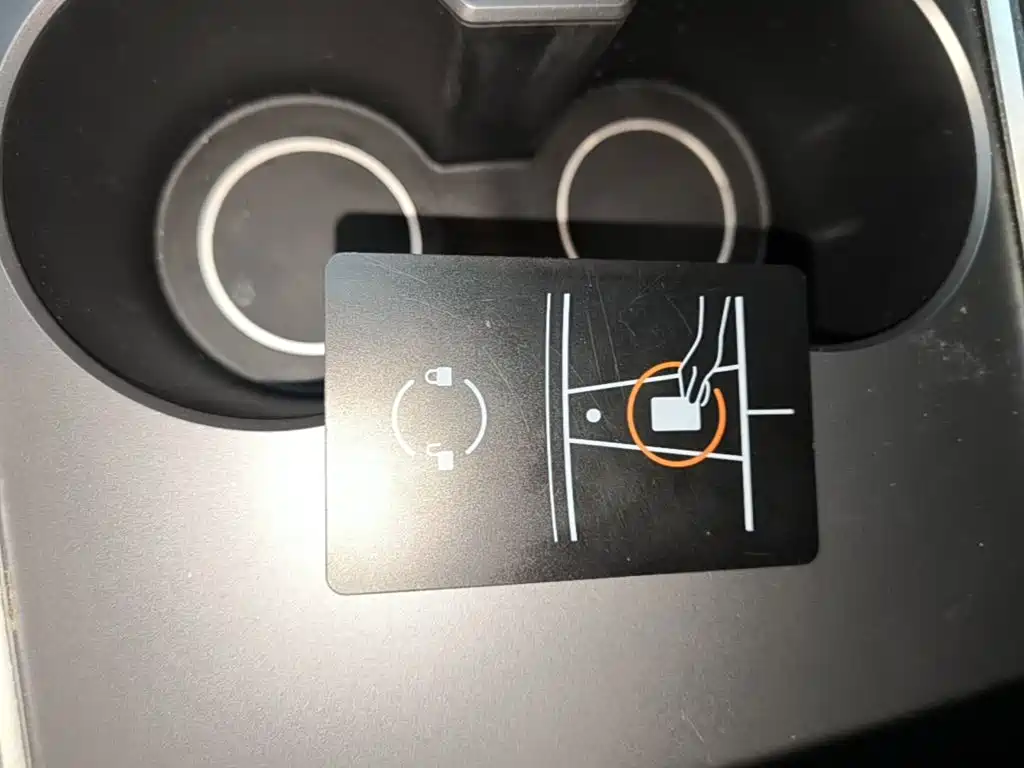 Tesla Model 3 — миниатюра 9