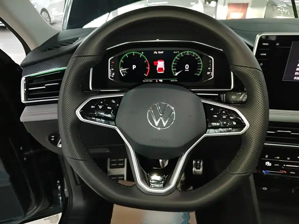 Volkswagen Tiguan L — миниатюра 11