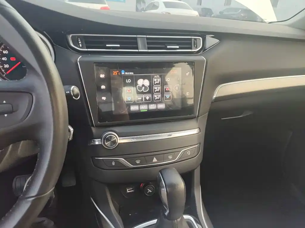 Peugeot 408 — миниатюра 13