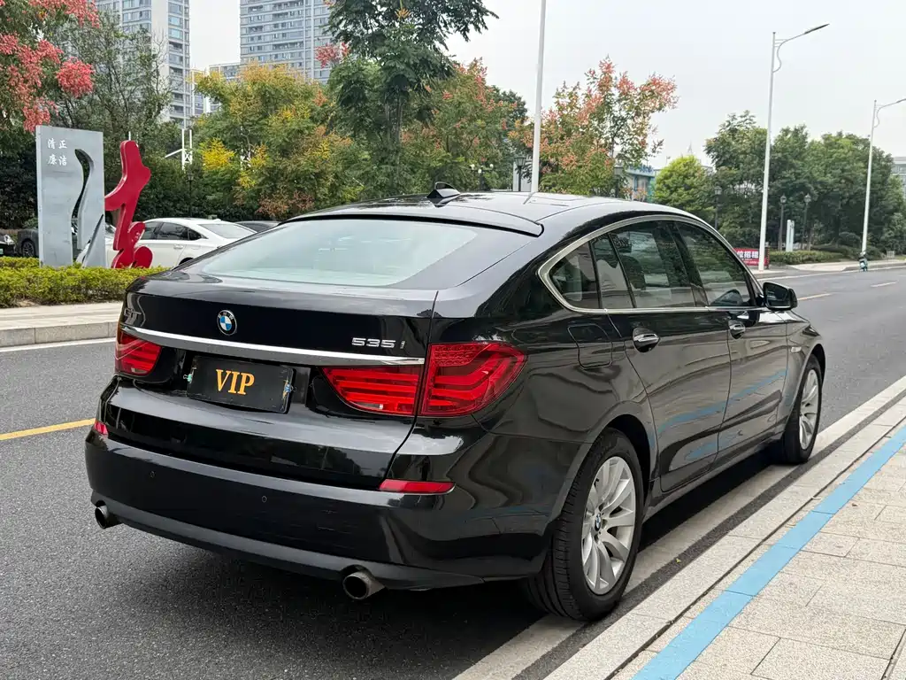 BMW 5 Series GT — миниатюра 5