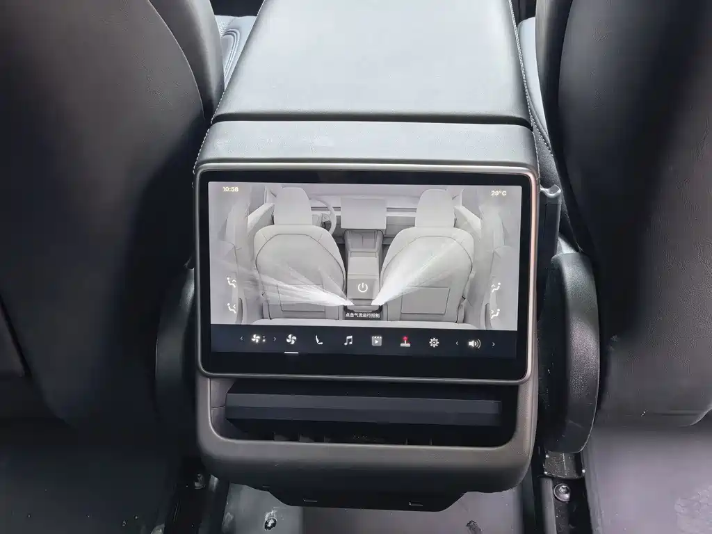 Tesla Model 3 — миниатюра 14