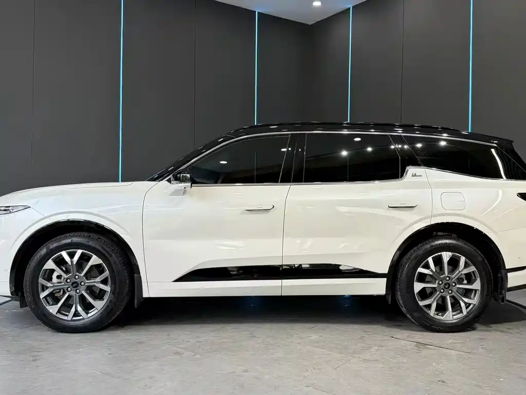 Ford Edge — миниатюра 4