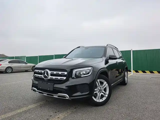 MERCEDES-BENZ GLB
