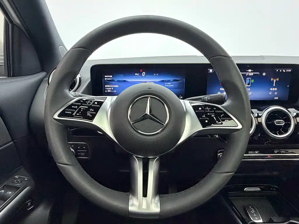Mercedes-Benz GLA — миниатюра 12