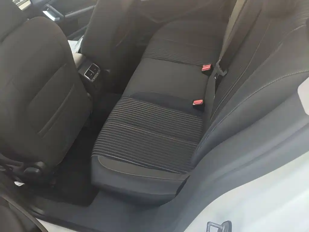 Peugeot 408 — миниатюра 17
