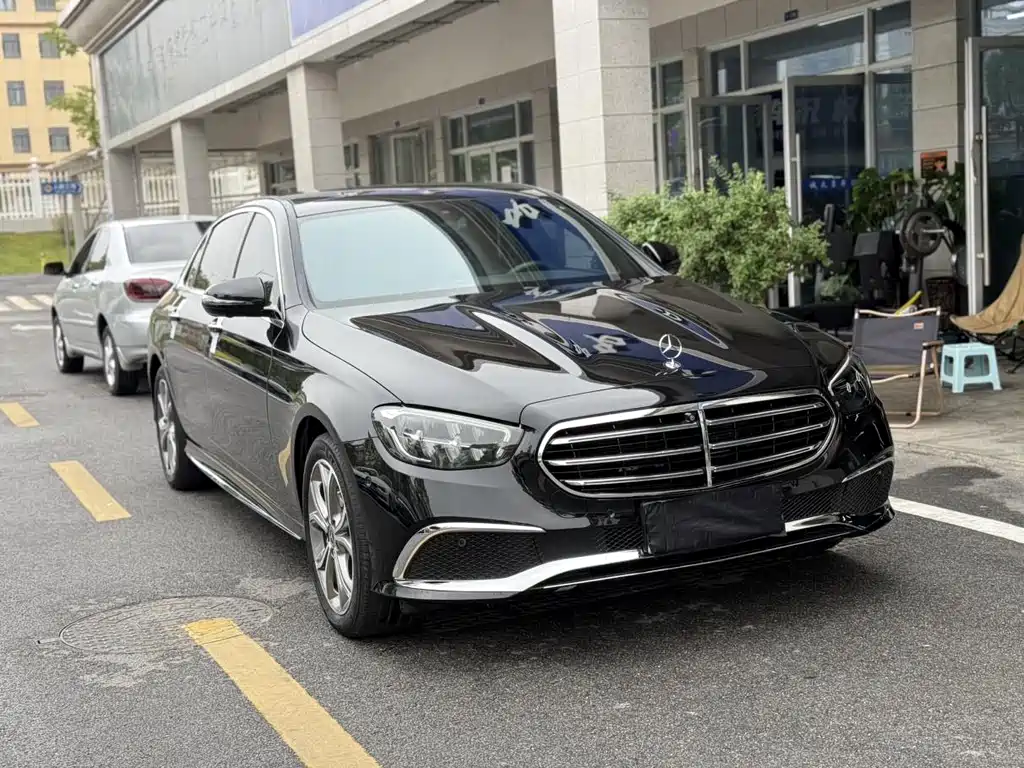 Mercedes-Benz E-Class — миниатюра 4