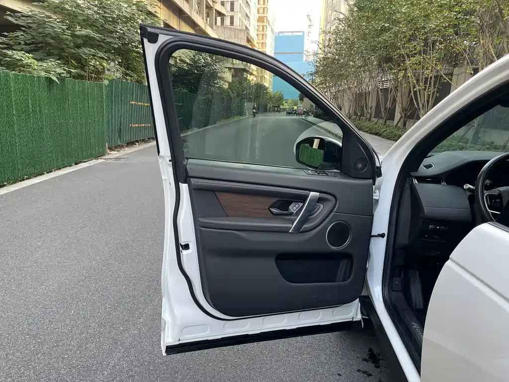 Land Rover Discovery Sport — миниатюра 11