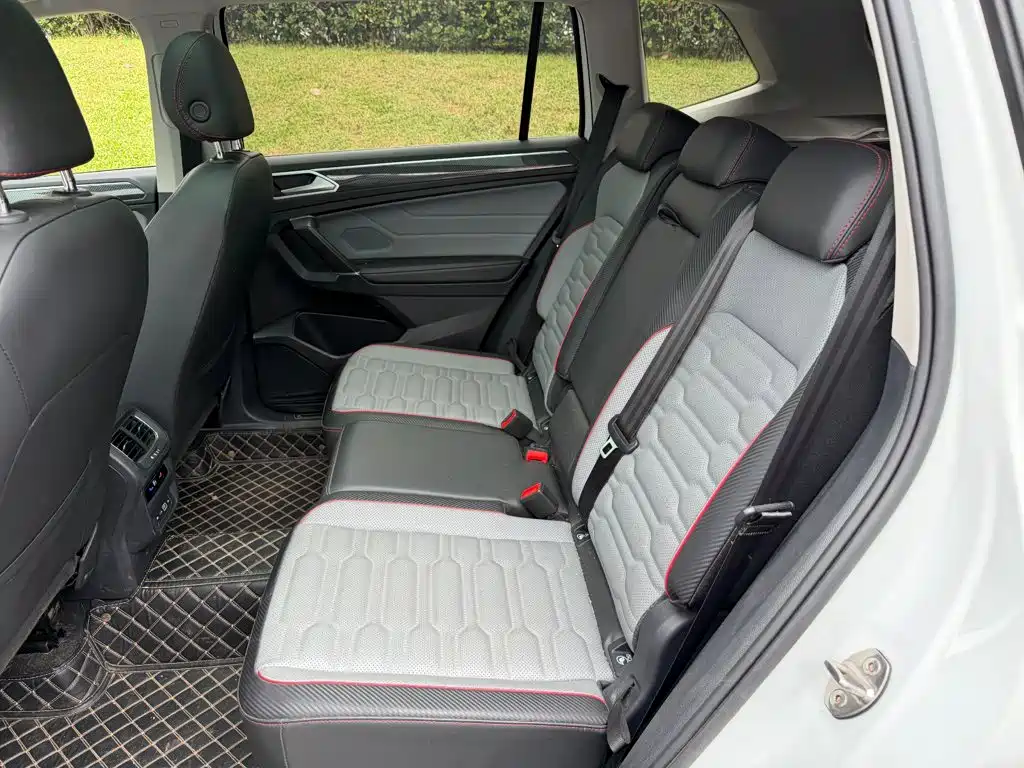Volkswagen Tiguan L PHEV — миниатюра 12