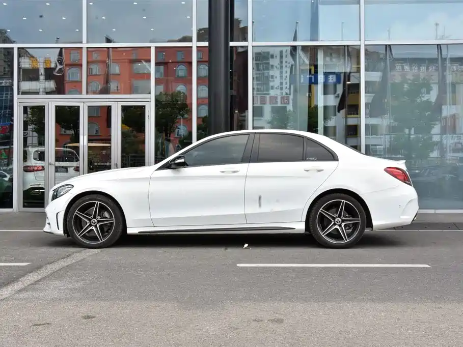 Mercedes-Benz C-Class — миниатюра 5