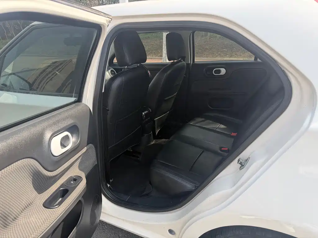 MG 3 2013 1.5L AMT Elite
