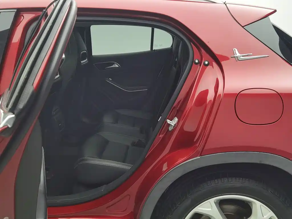 Mercedes-Benz GLA — миниатюра 15