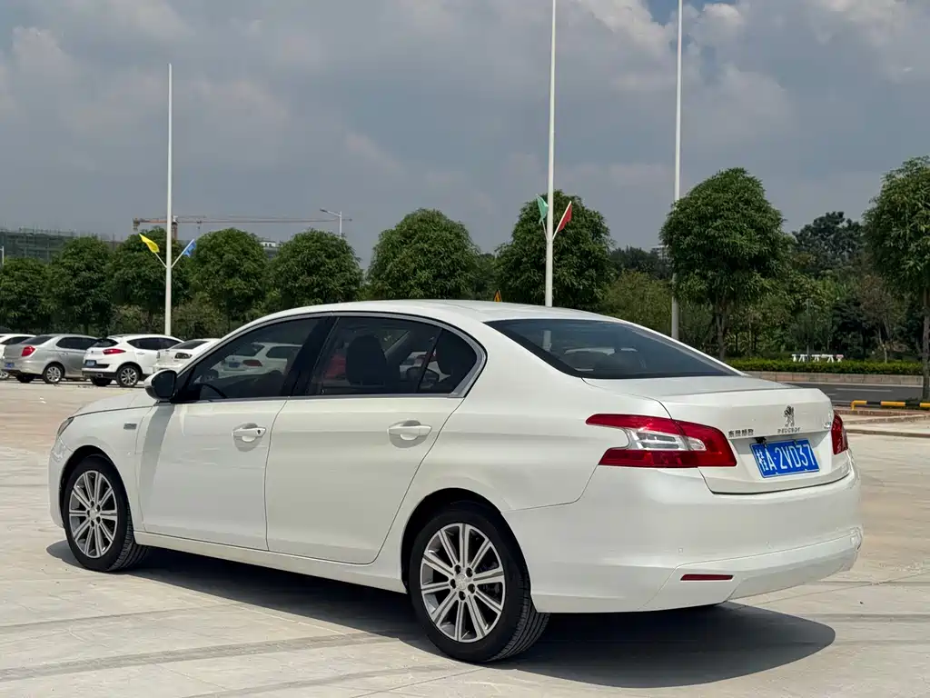 Peugeot 408 — миниатюра 7