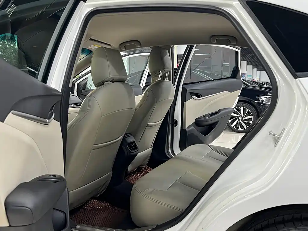 Buick Excelle — миниатюра 8