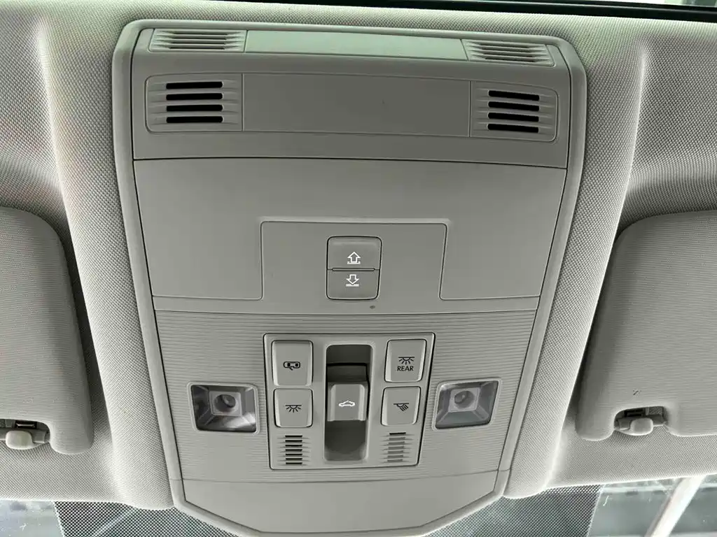Volkswagen T-Roc — миниатюра 13