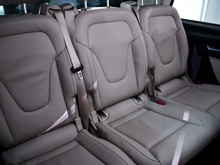 Mercedes-Benz V-Class — миниатюра 25