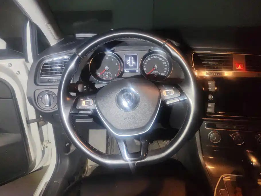 Volkswagen Golf — миниатюра 15