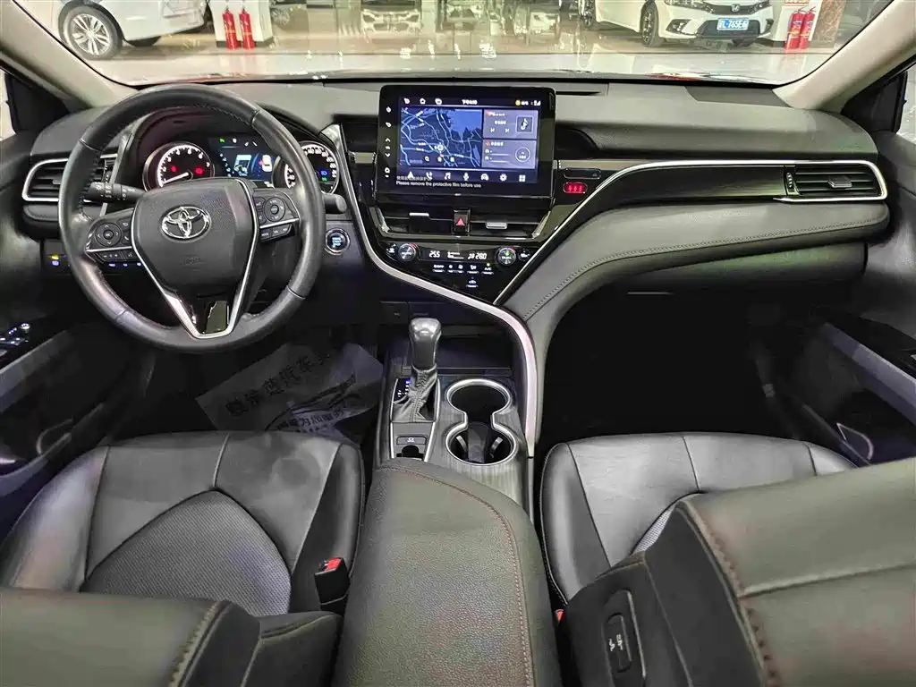 Toyota Camry — миниатюра 4