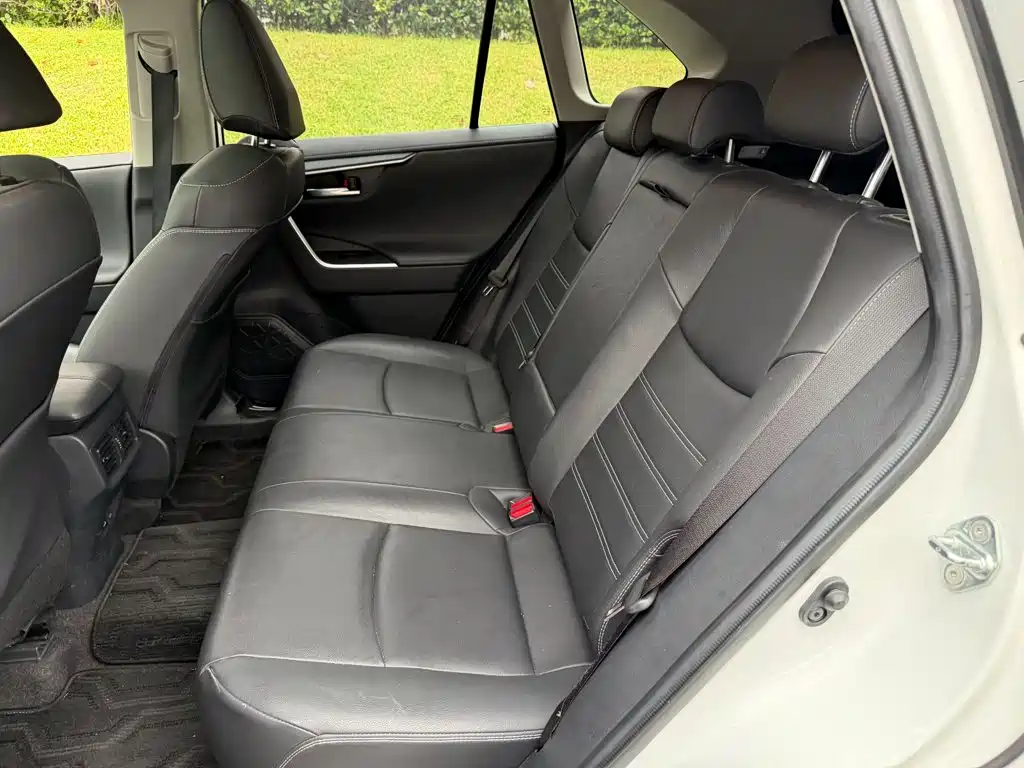 Toyota RAV4 — миниатюра 12