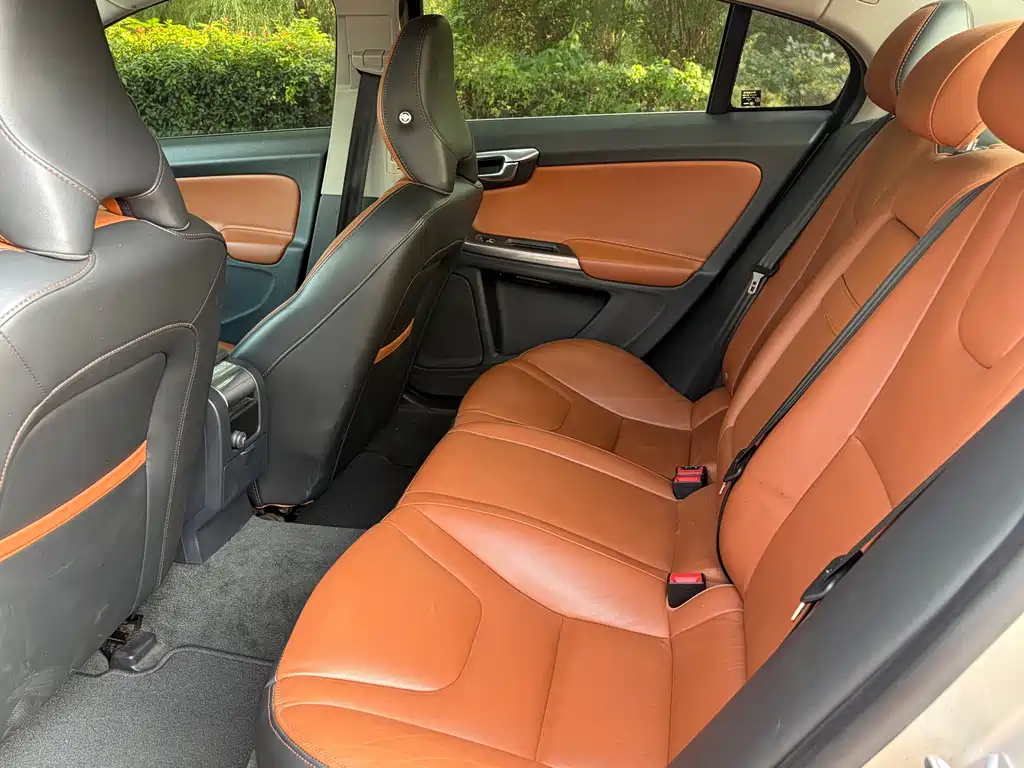 Volvo S60 — миниатюра 9