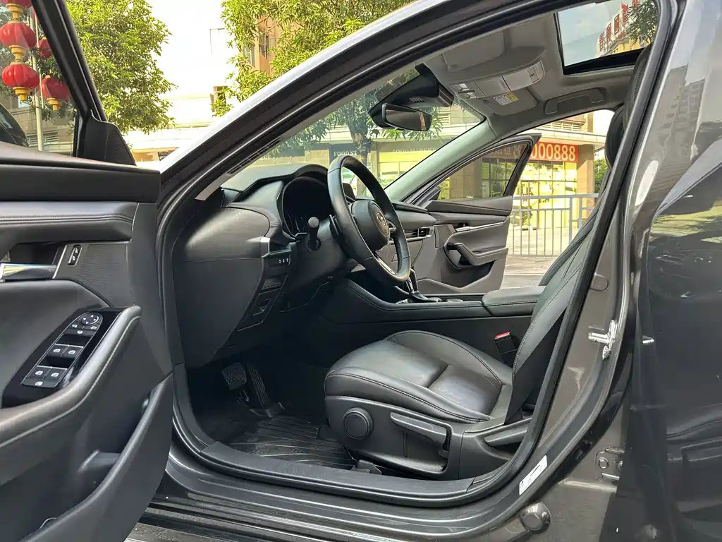 Mazda 3 Axela — миниатюра 9