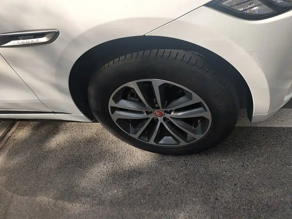 Jaguar F-PACE — миниатюра 24