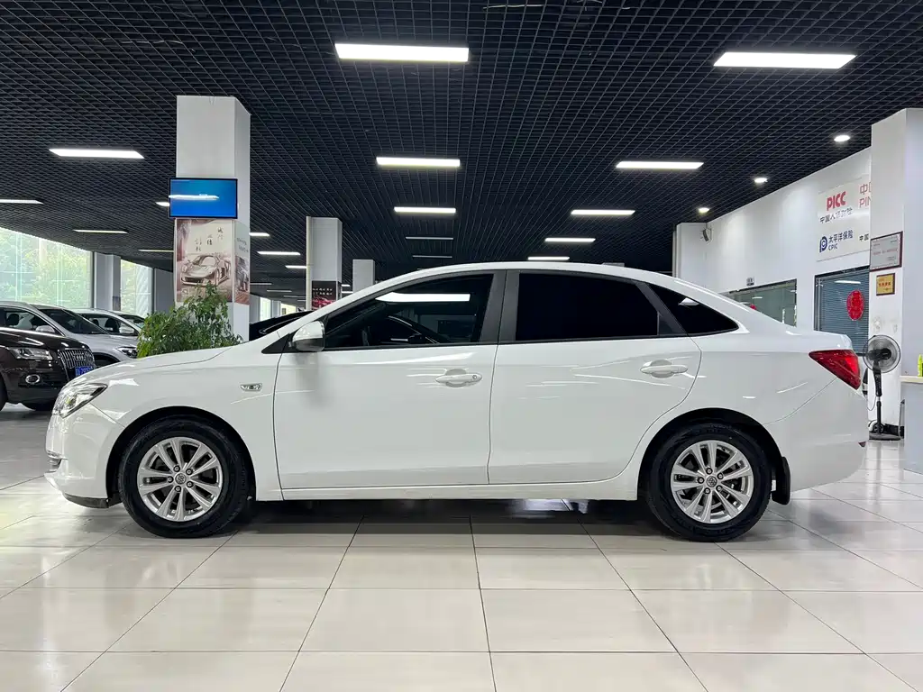 Buick Excelle — миниатюра 3