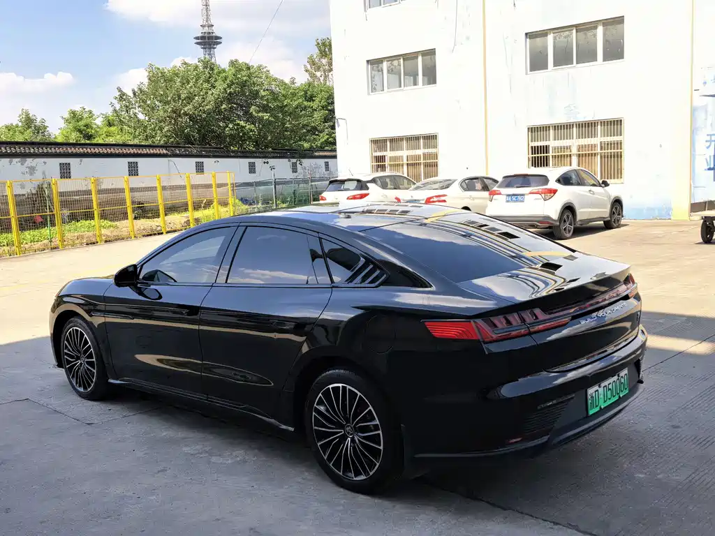 BYD Han — миниатюра 6
