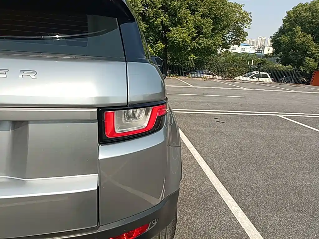 Land Rover Evoque — миниатюра 8