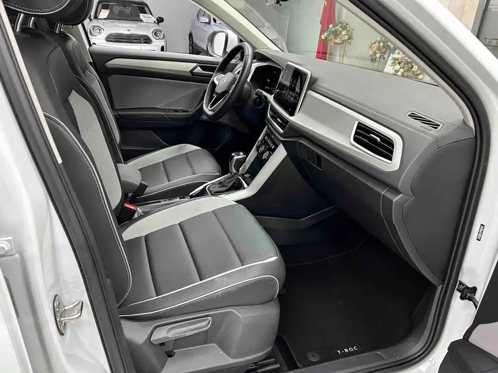 Volkswagen T-Roc — миниатюра 18
