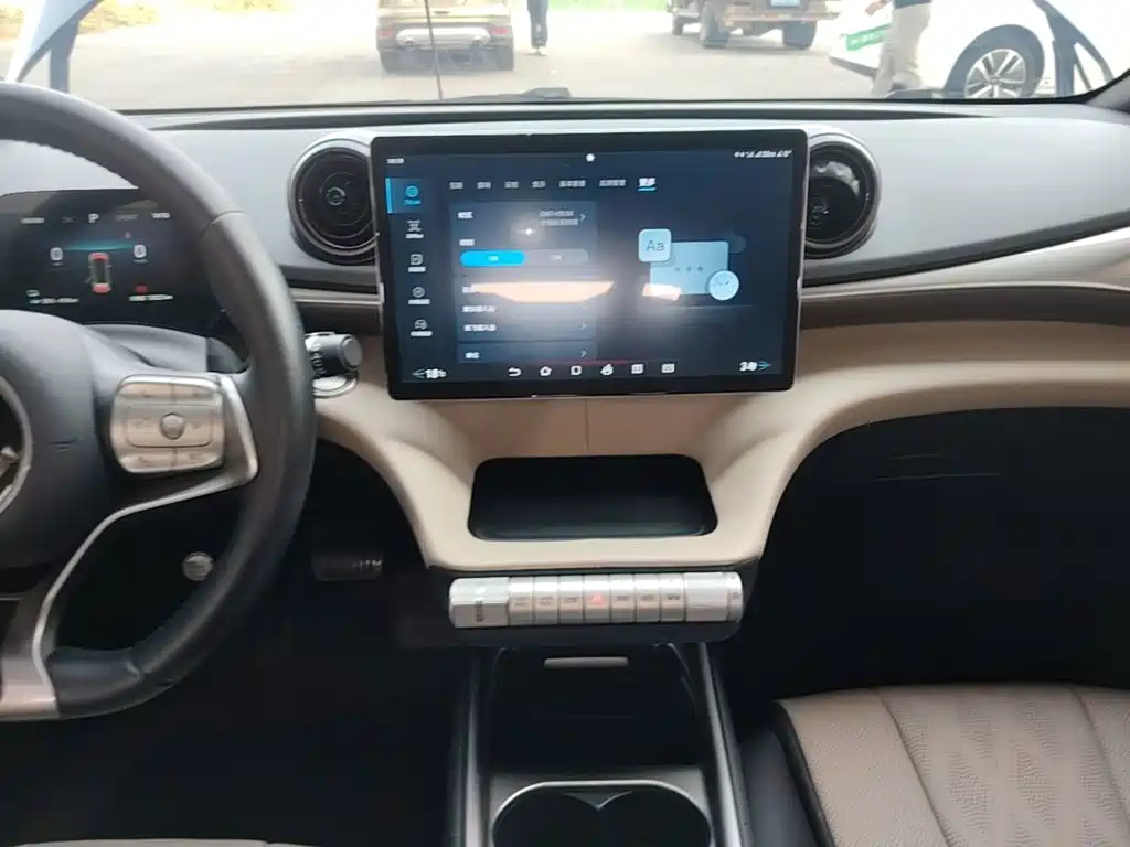 BYD Dolphin — миниатюра 13