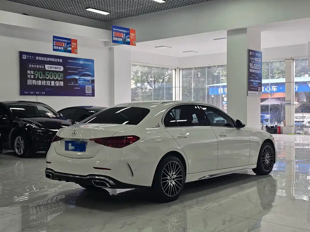 Mercedes-Benz C-Class — миниатюра 11