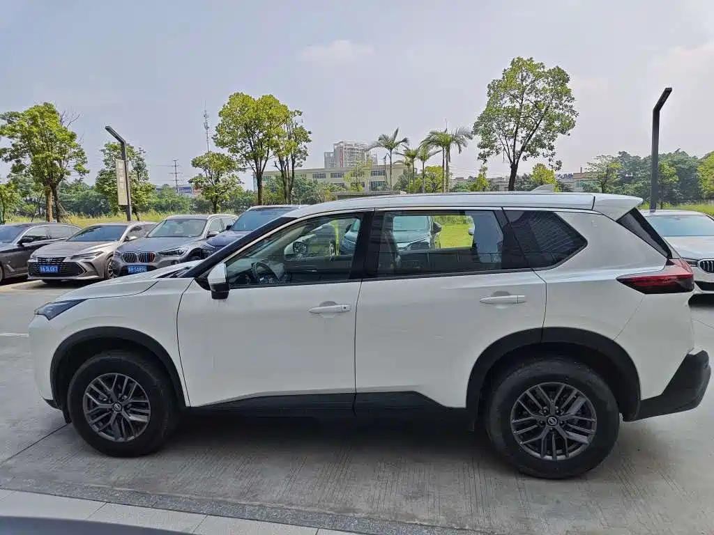 Nissan X-Trail — миниатюра 3