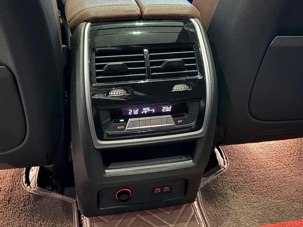 BMW X7 — миниатюра 17
