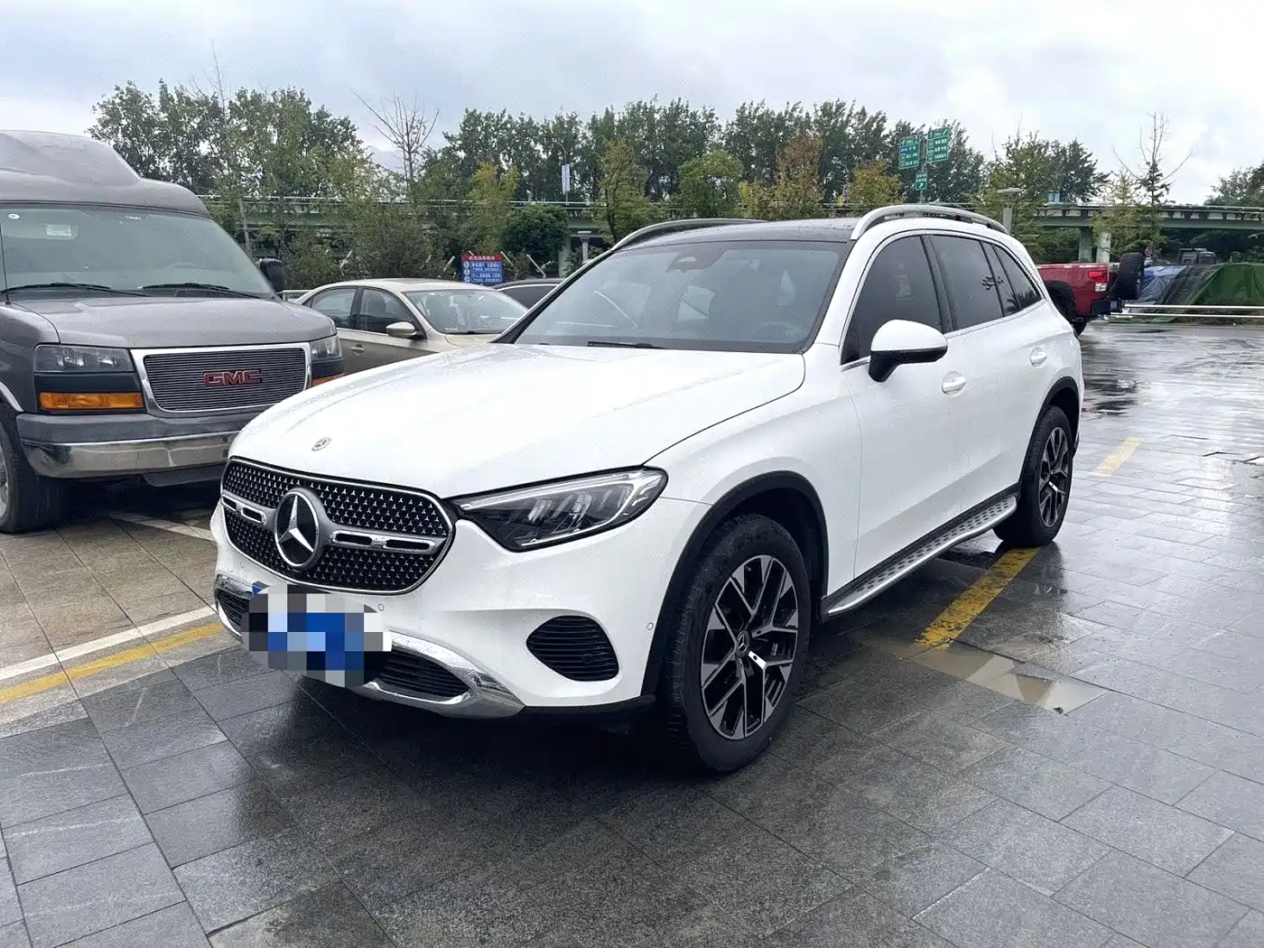 奔驰GLC 2024款 GLC 260 L 4MATIC 动感型 5座 2024