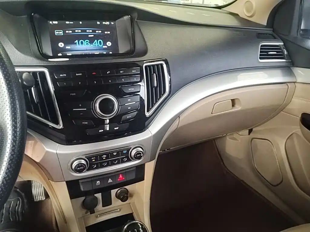 Great Wall Great Wall C30 — миниатюра 18