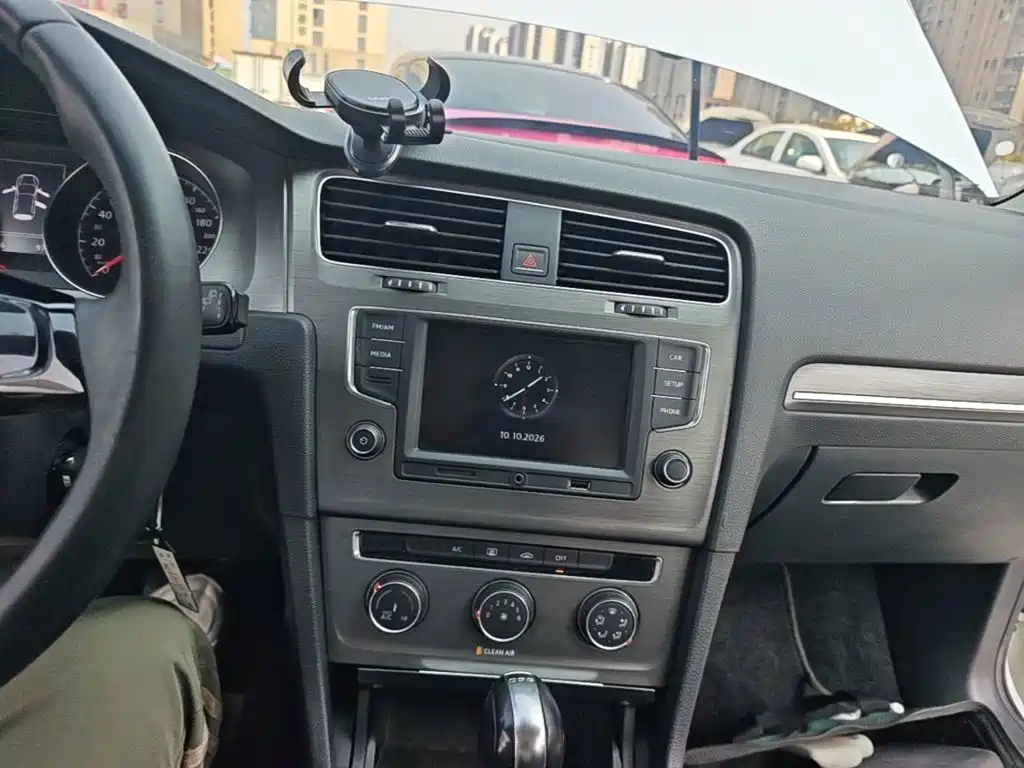 Volkswagen Golf — миниатюра 13