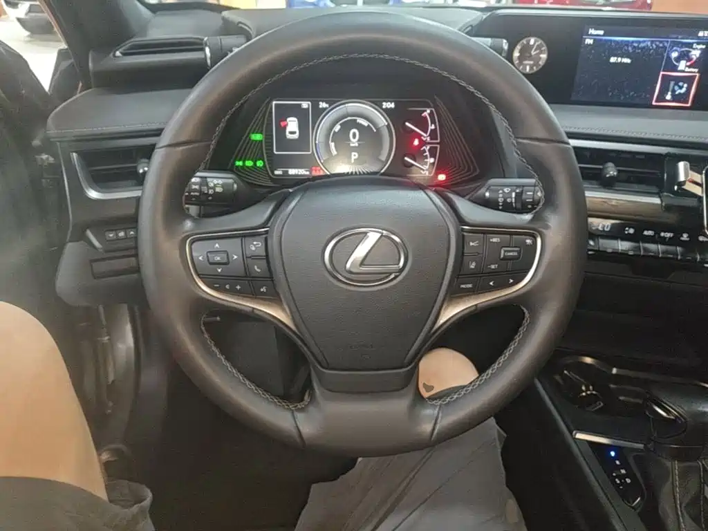 Lexus UX — миниатюра 11