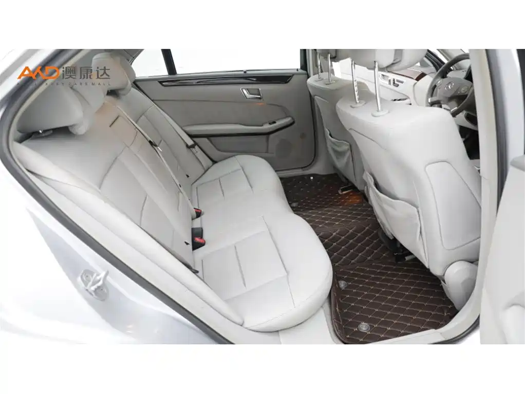 Mercedes-Benz E-Class — миниатюра 8