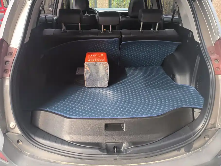 Toyota RAV4 — миниатюра 4