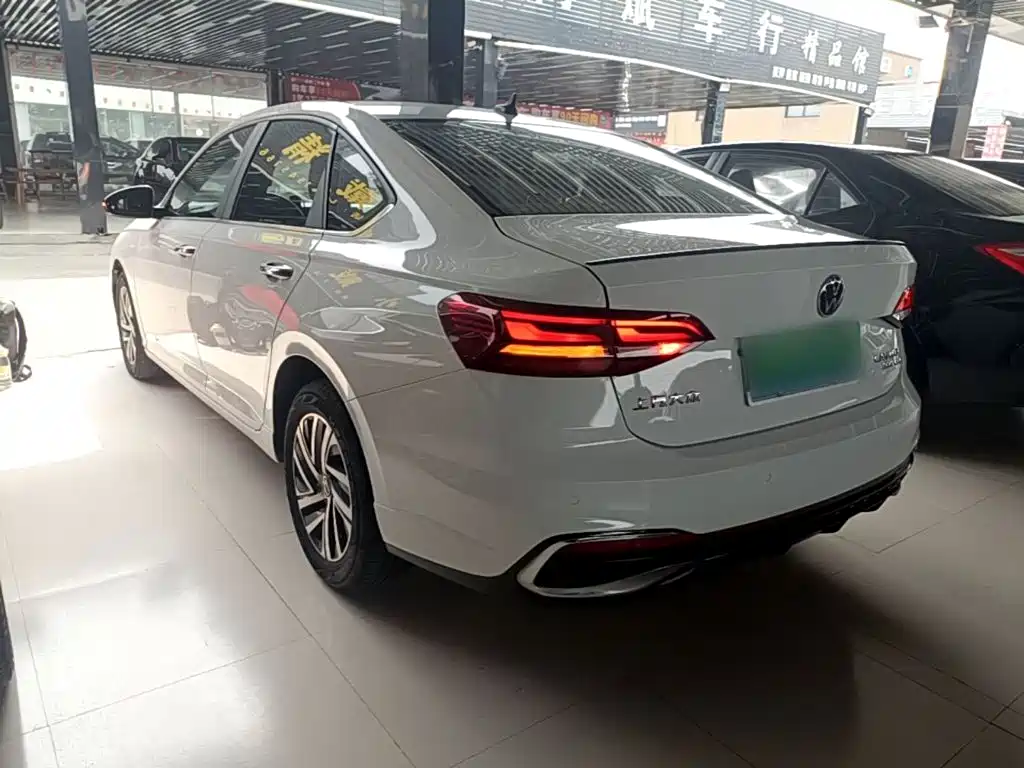 Volkswagen Lavida — миниатюра 5