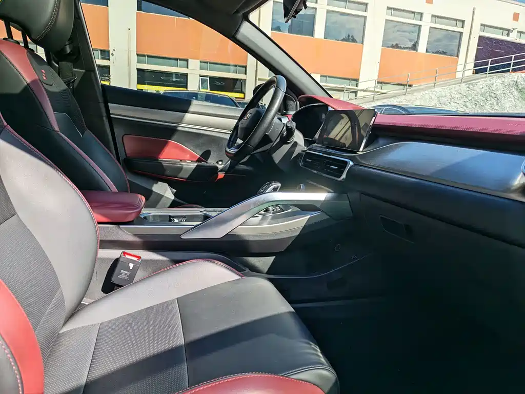 Geely Binyue — миниатюра 7
