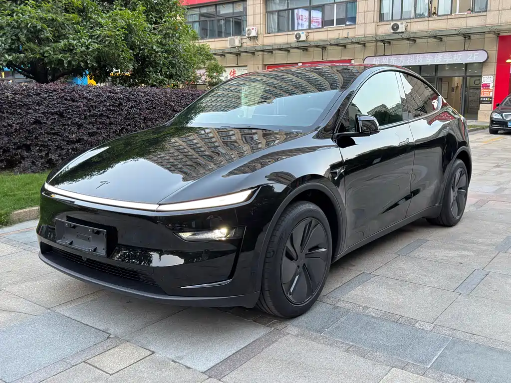 Tesla Model Y 2026