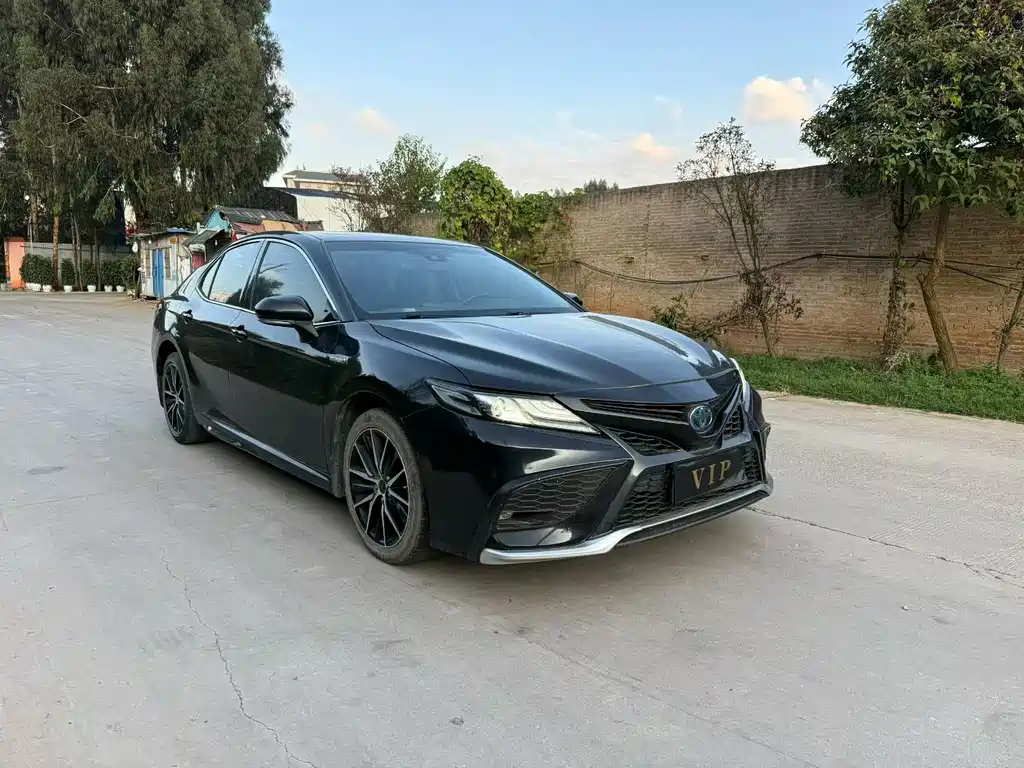 Toyota Camry — миниатюра 3
