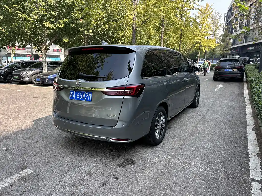 Buick GL8 — миниатюра 4