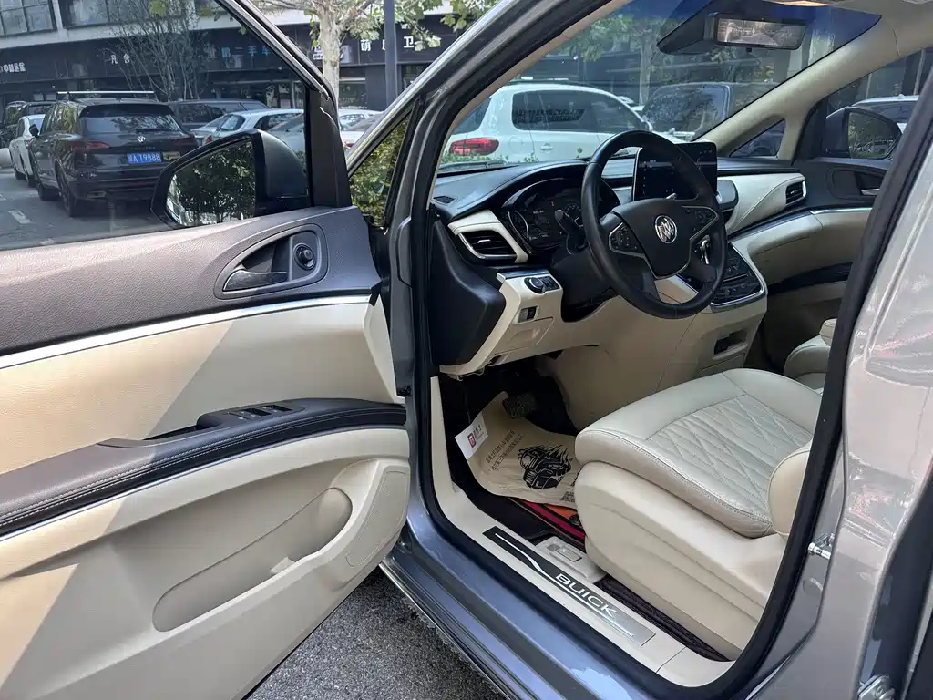 Buick GL8 — миниатюра 5