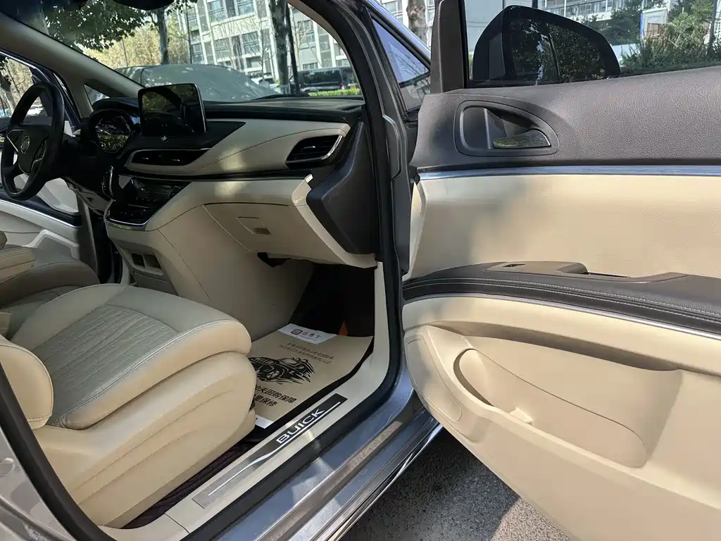 Buick GL8 — миниатюра 8