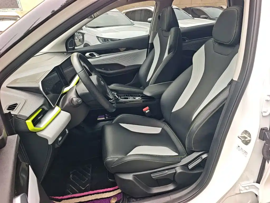 Geely Binyue — миниатюра 15