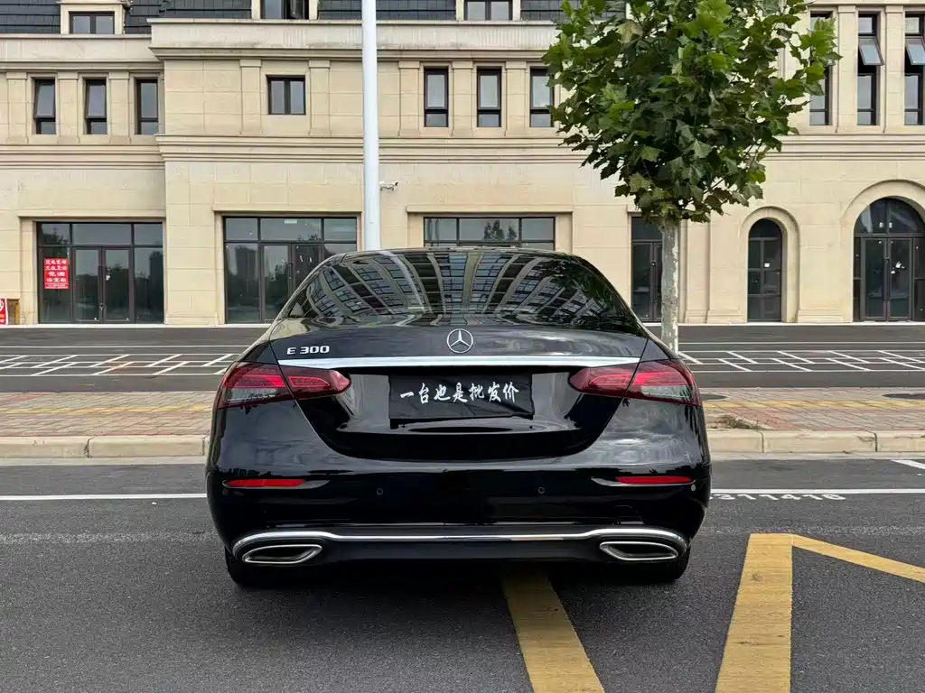 Mercedes-Benz E-Class — миниатюра 13