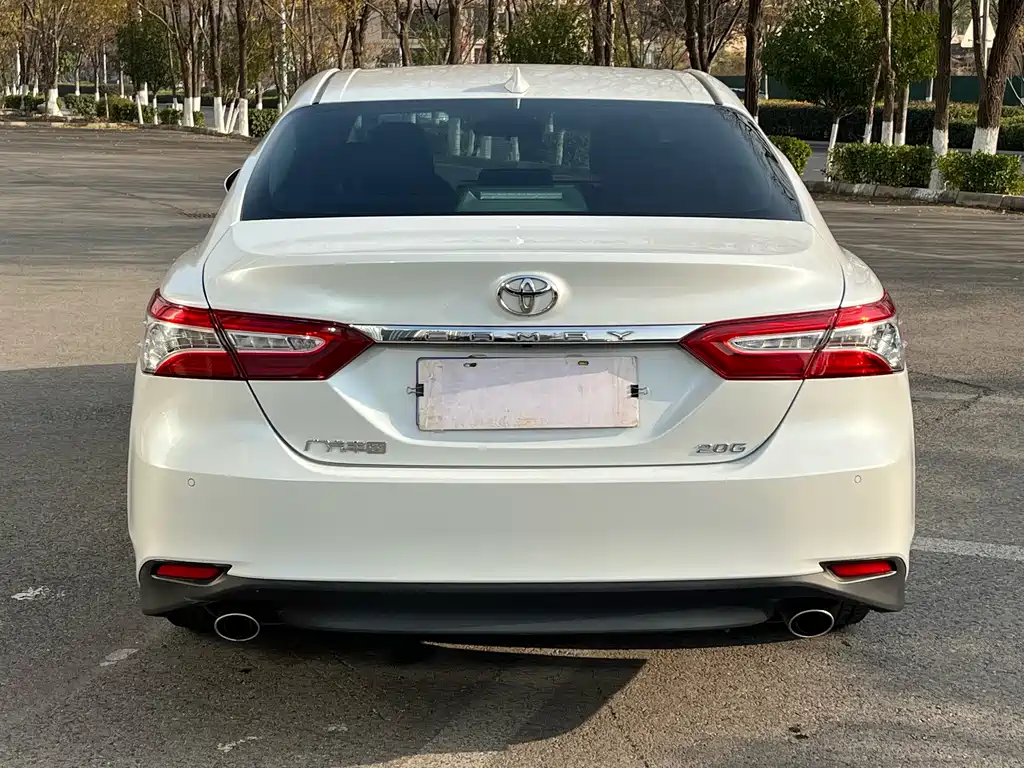 TOYOTA CAMRY
